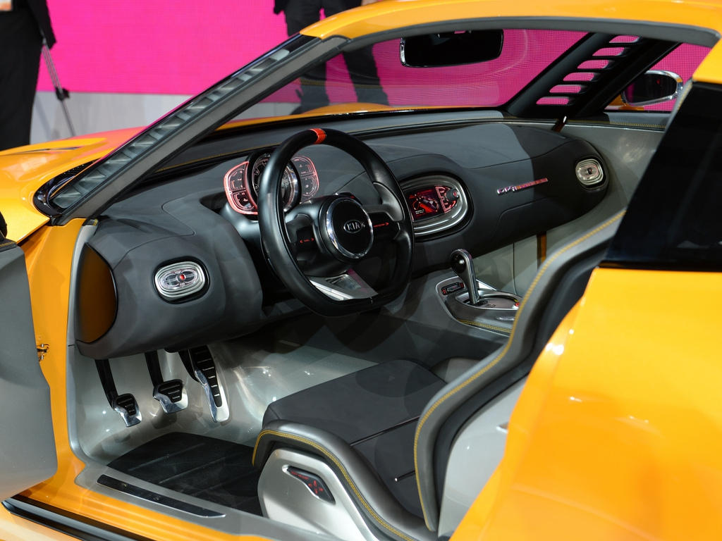 Kia спорткар 2020