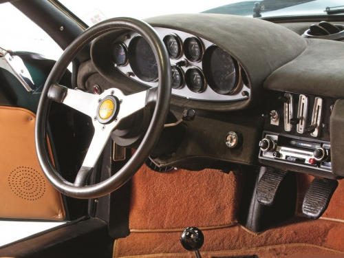 Ferrari Dino 246 GTS ретро салон
