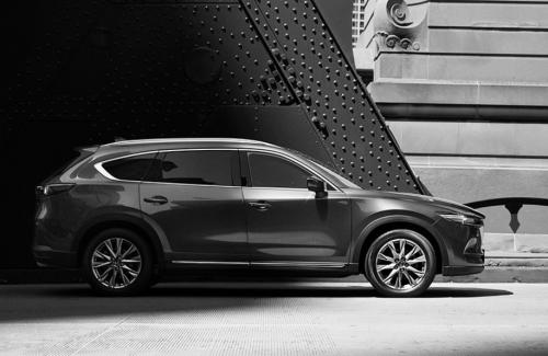 Официальное изображение Mazda CX-8, опубликованное ранее