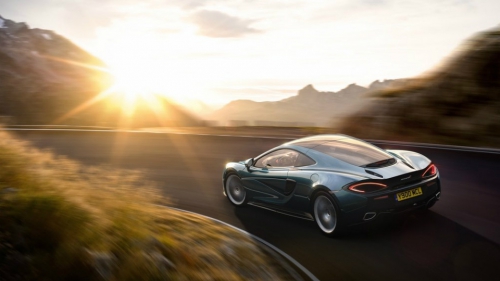 Линейка McLaren Sport Series полнилась комфортной версией 570GT. Фото 4