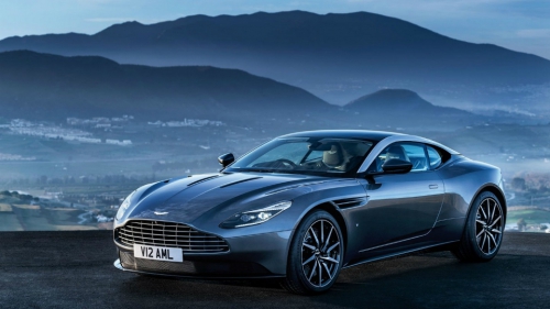 В Сети появились официальные снимки нового суперкара Aston Martin