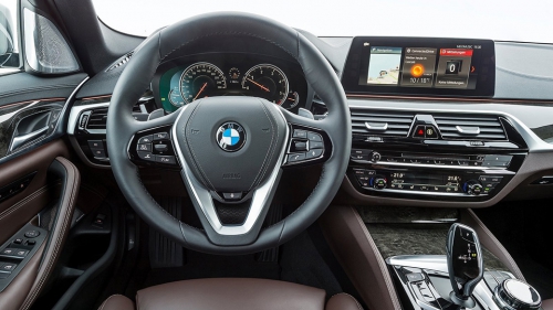 Названы рублевые цены на новую «пятерку» BMW. Фото 1
