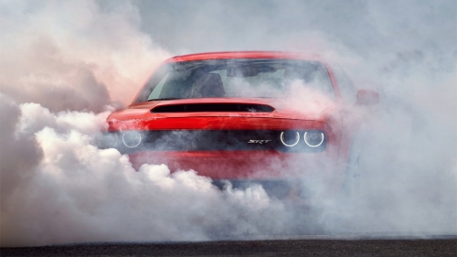 Dodge официально представил самый мощный и быстрый Challenger. Фото 4